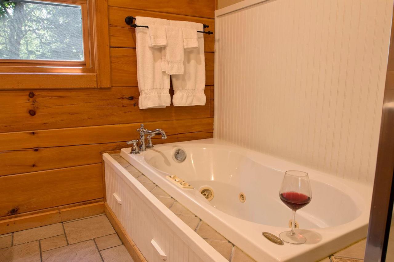 Lazy Bear Lodge Valle Crucis Exterior foto