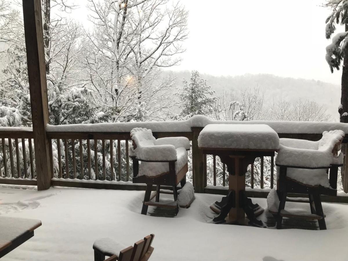 Lazy Bear Lodge Valle Crucis Exterior foto